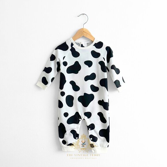 NWT Cute Lil Farm Boys Sleep N' Play One-piece Bodysuit Rompers Cow Print 0-3M - Picture 1 of 2